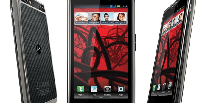 Motorola Mobility wprowadza RAZR MAXX na polski rynek - poznaj smartfona o najdłuższym czasie rozmów