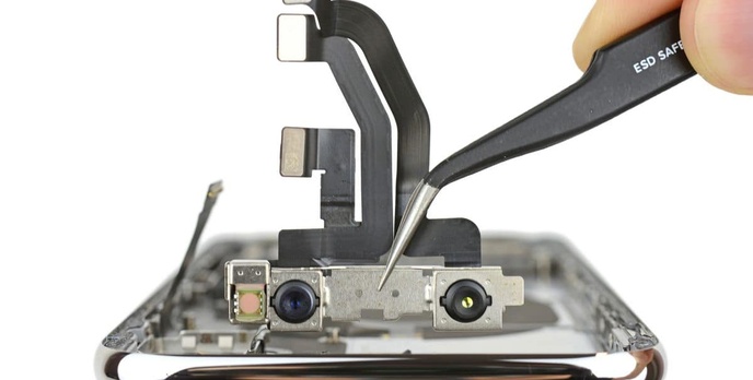 Poznaliśmy Wnętrze Smartfona Apple iPhone X!