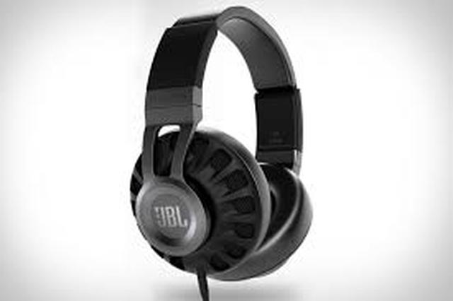 JBL Synchros S700 - wysokiej jakości słuchawki nauszne