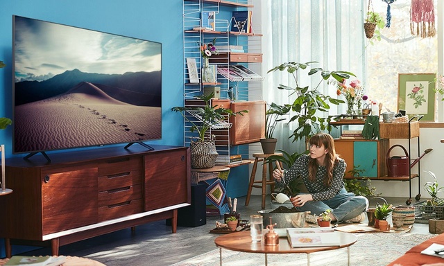 Taniej nawet o 400 złotych! Zniżka na telewizory z tegorocznej serii Samsung Crystal UHD