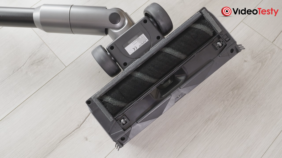 Wałek w elektroszczotce widoczny od góry