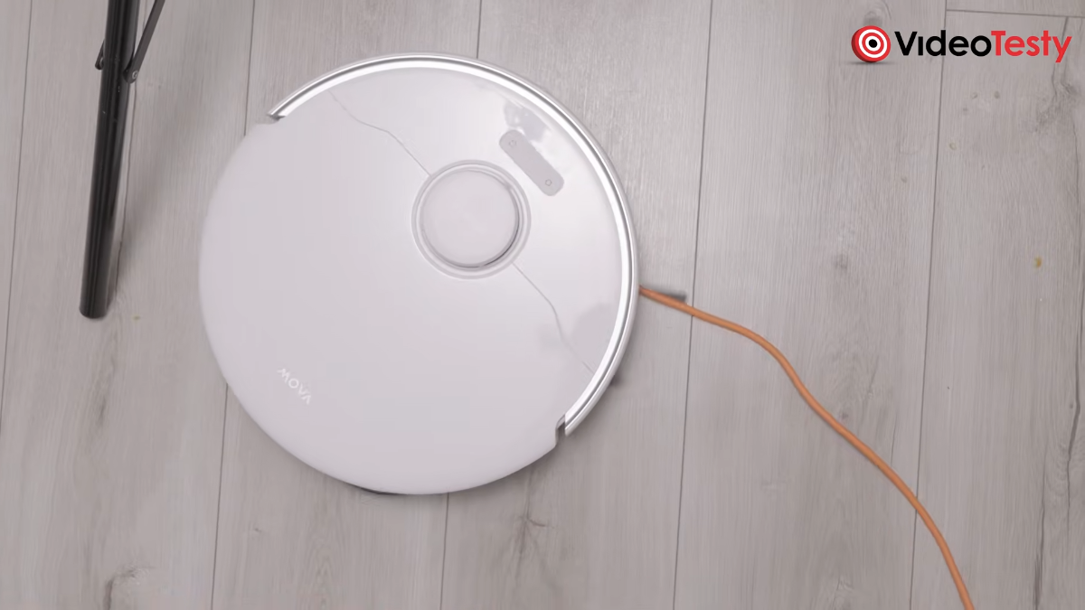 Wciąganie przewodu przez MOVA P50 Ultra