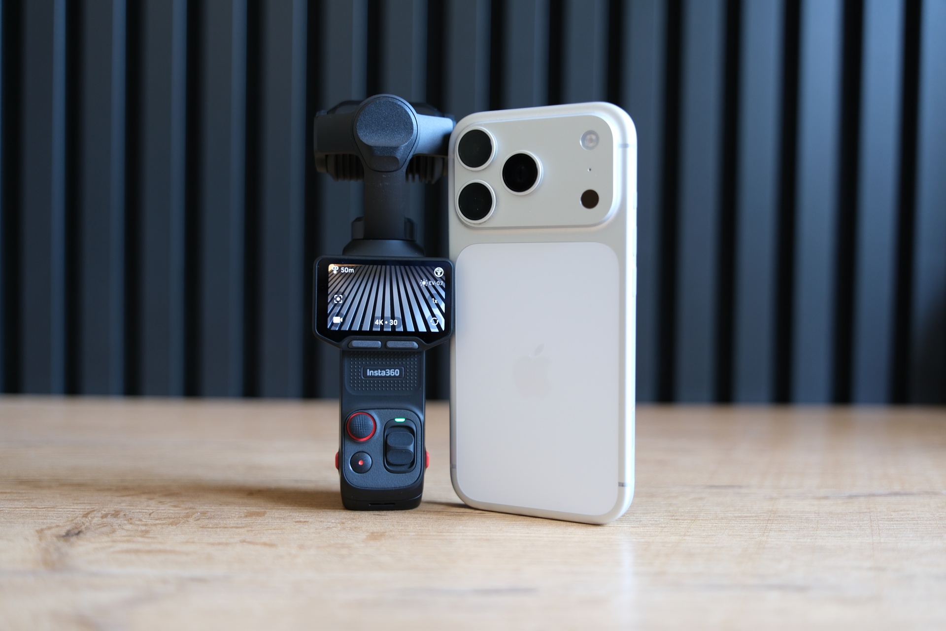 Insta360 Luna Ultra vs iPhone 17 Pro