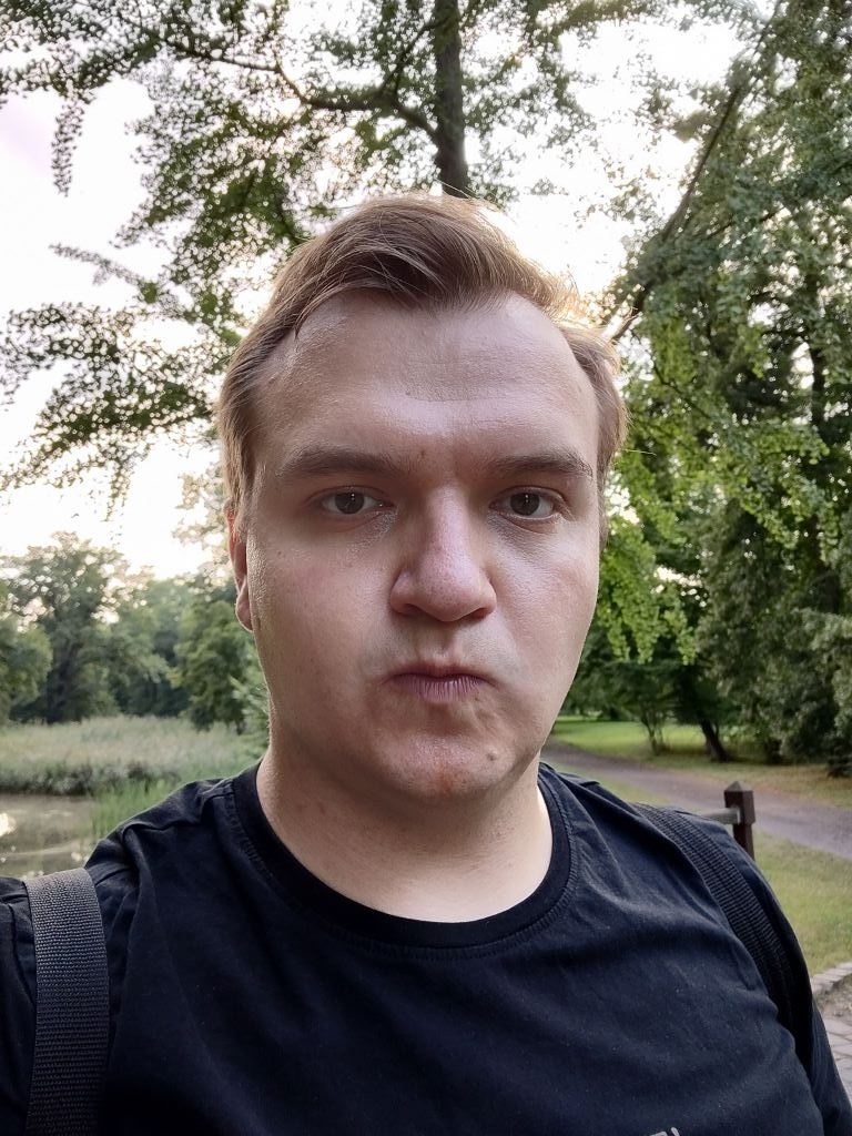 Motorola Edge 20 Pro bez odcięcia
