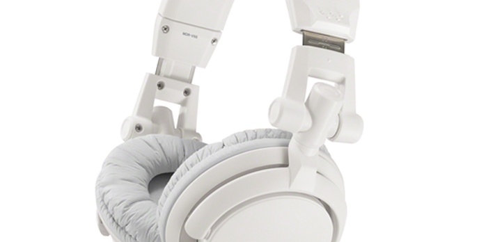 Świeży styl na ulicę: kolorowe słuchawki Sony MDR-V55 i MDR-ZX600