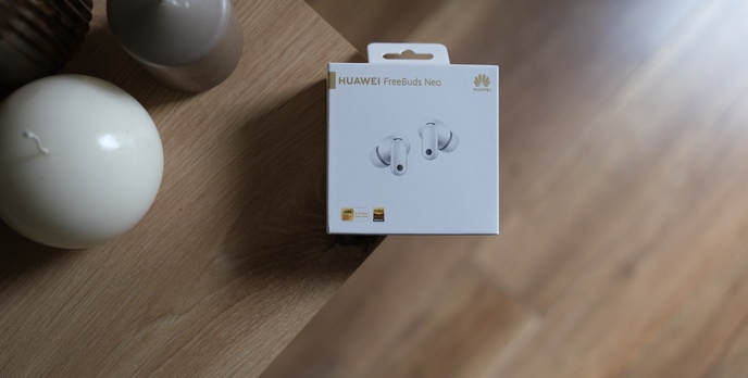 HUAWEI FreeBuds Neo - kto powinien wybrać lekkie i niewielkie słuchawki z ANC?