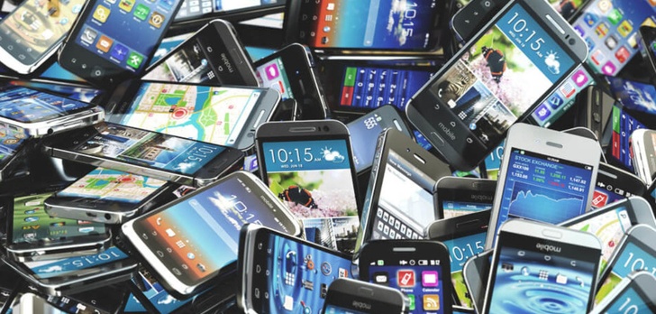 Globalna sprzedaż smartfonów spadła o 20 procent