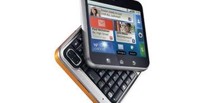 Motorola FLIPOUT z MOTOBLUR - telefon, który wpasuje się w Twoją kieszeń