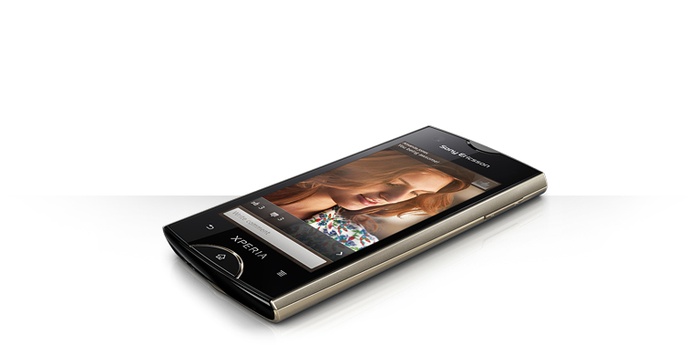 Nowe smartfony Sony Ericsson z rodziny XperiaT oraz inteligentne akcesoria - Smart ExtrasT