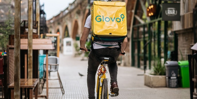 Nastał koniec kolejek? Partnerstwo Glovo z Biedronką