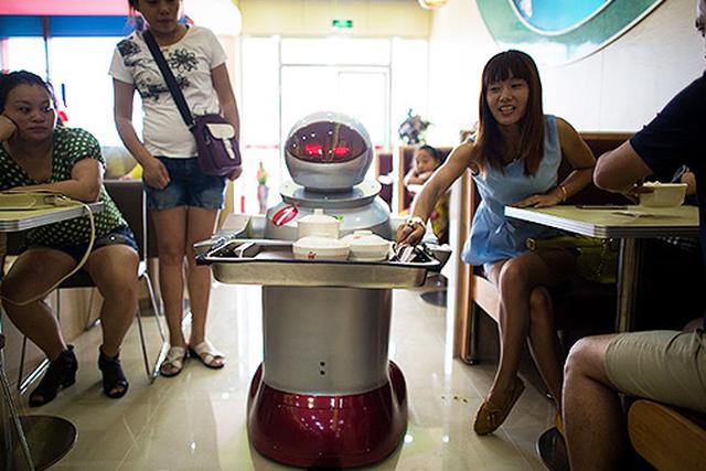 Restauracja z Robotami - Genialny Pomysł Na Biznes?