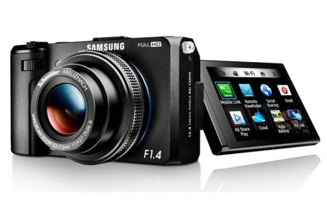 Nowy aparat SMART FOTO EX2F firmy Samsung - bardzo jasny obiektyw oraz funkcja łatwego udostępniania