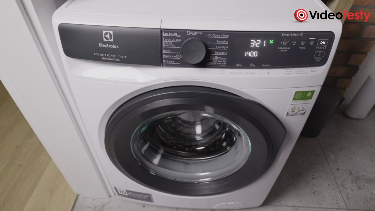 Electrolux UltraCare 800 EW8F5402QP - energooszczędna pralka dla dużej rodziny z wsadem 11kg widok z góry