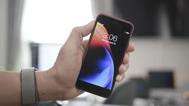 iOS 11.4 pożera baterię, a Apple milczy