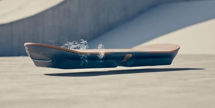 Coś Niesamowitego! Latająca Deska w Akcji