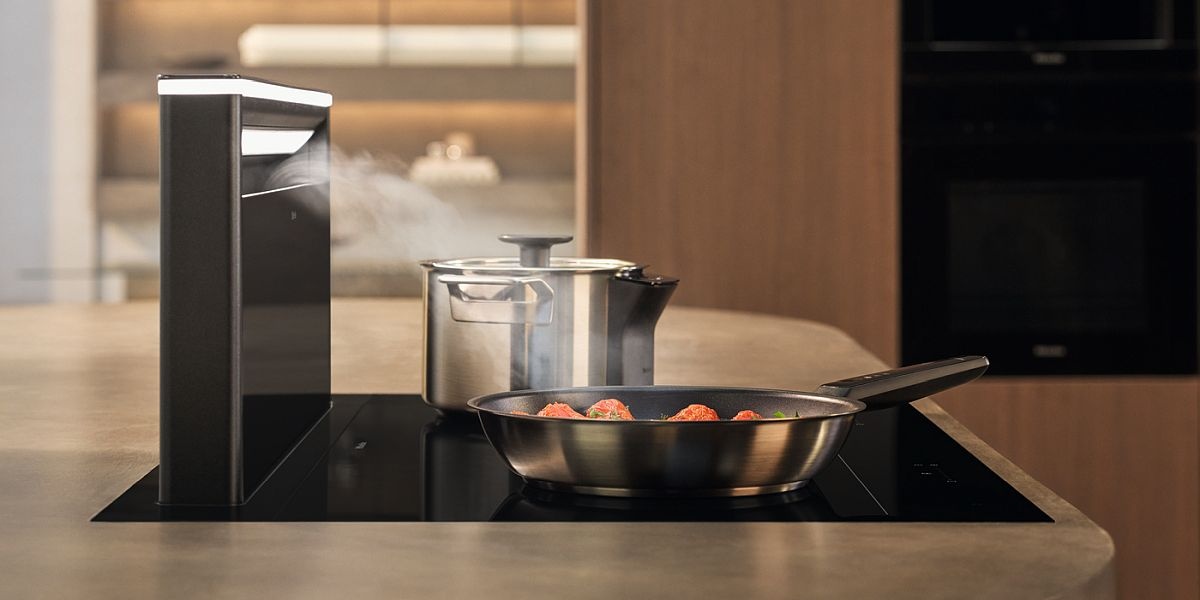 Nowa generacja płyt indukcyjnych KM 8000 i naczynia interaktywne M Sense