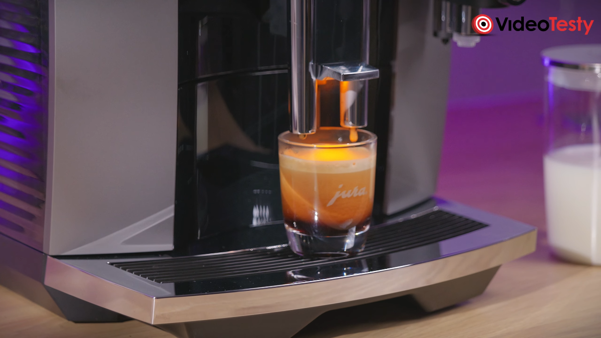 Przygotowywanie espresso w Jura E8 (EC)