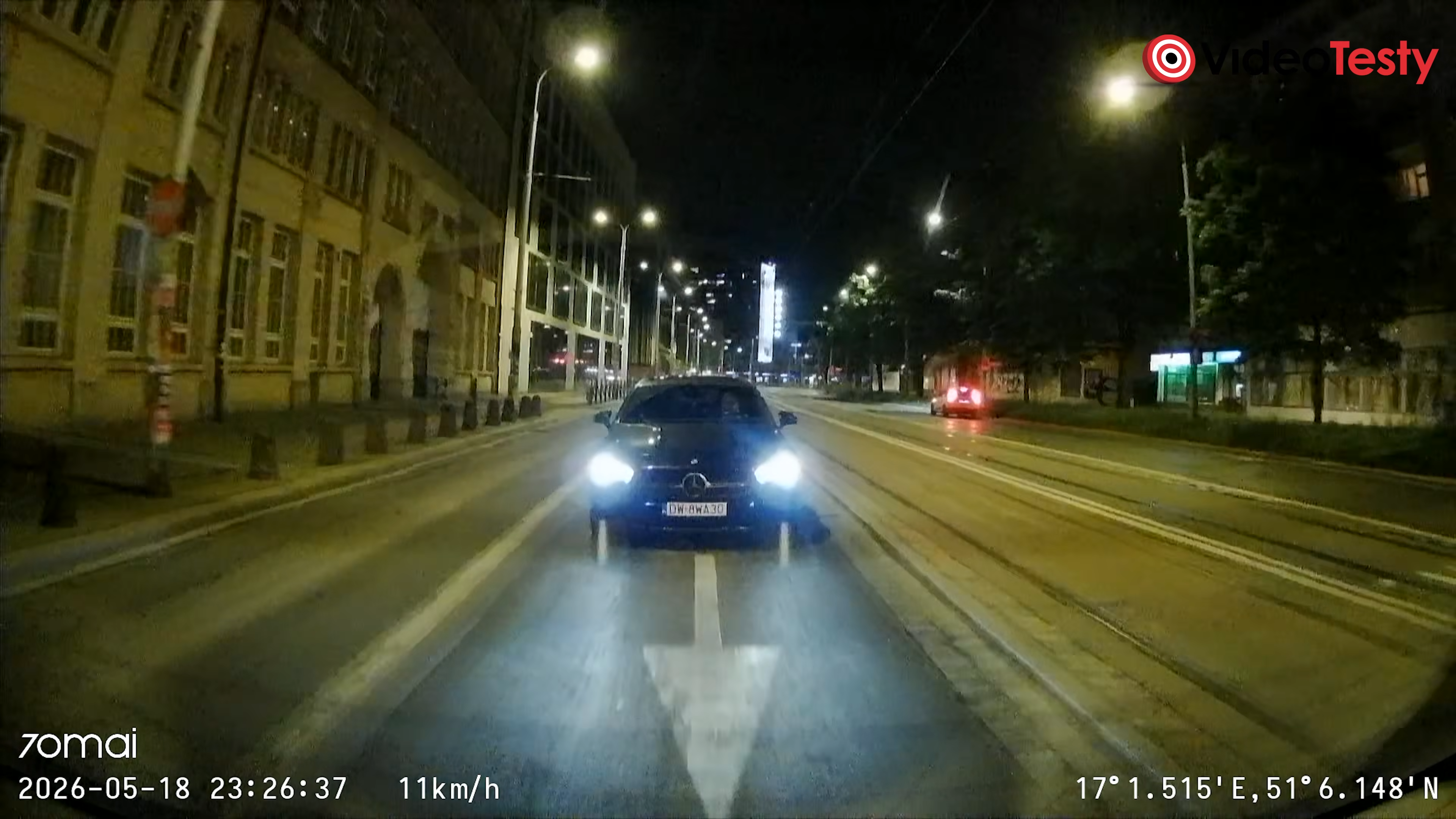 Klatka z nagrania z tylnej kamery nocą