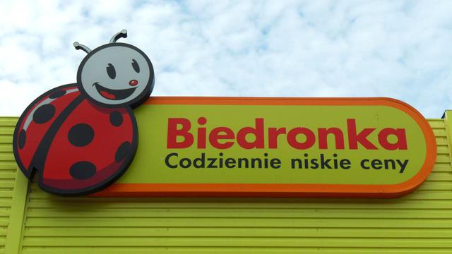 Lubicie winyle? Do Biedry trafia klasyczny gramofon w śmiesznie niskiej cenie!