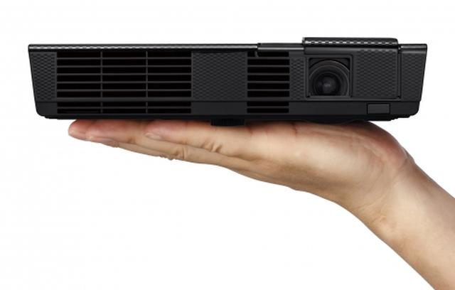 NEC L51W - solidny, niedrogi projektor