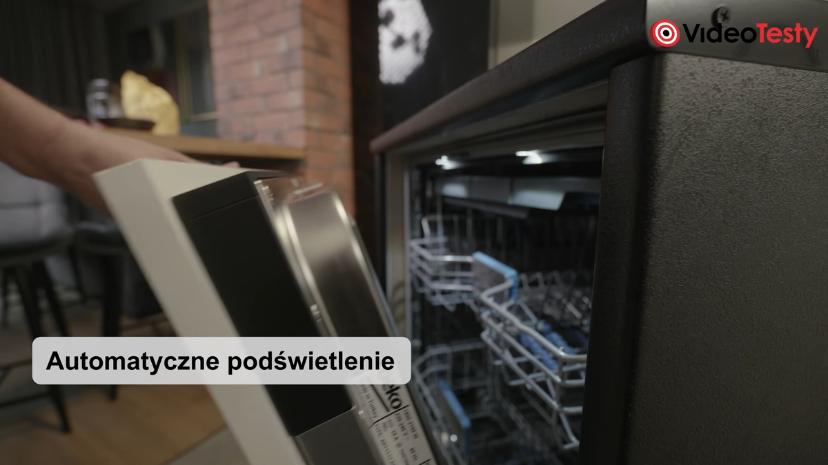 Beko MEDIN3755A,  otwieranie drzwiczek