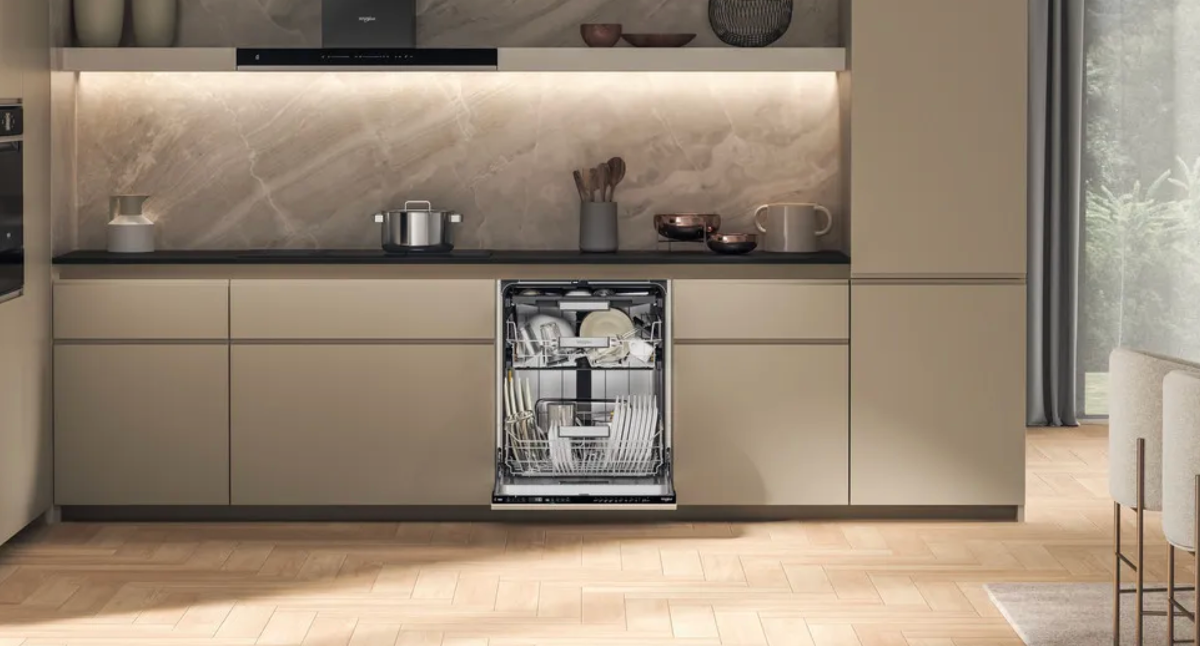 Zmywarka Whirlpool W7I HP40 L MaxiSpace w kuchni