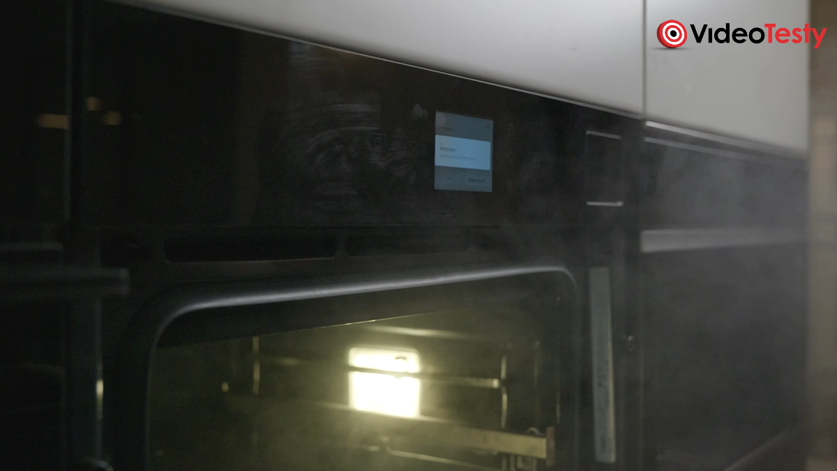 Wyrzut pary z piekarnika 