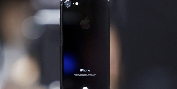 Palących Problemów Ciąg Dalszy - iPhone Oparzył Australijkę!