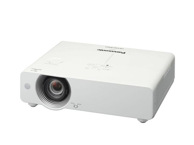 Panasonic PT-VW431DE – kompaktowy projektor cyfrowy LCD obsługiwany za pomocą pojedynczego kabla LAN
