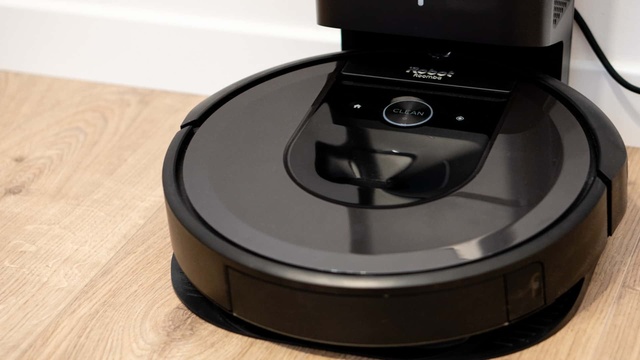 iRobota Roomba i7+, czyli odkurzacz automatyczny, który pozamiata konkurentów!