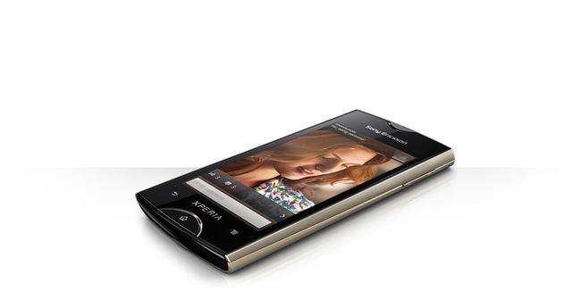 Nowe smartfony Sony Ericsson z rodziny XperiaT oraz inteligentne akcesoria - Smart ExtrasT