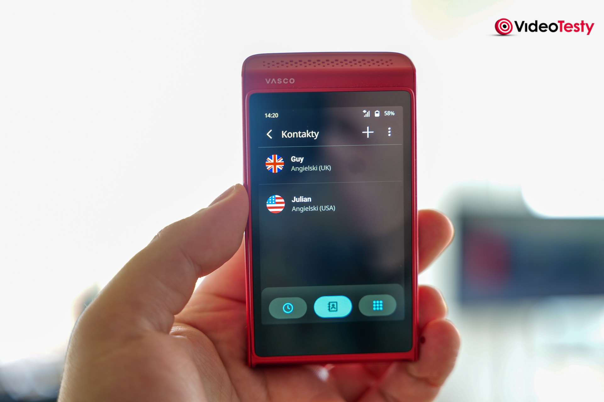 Vasco Translator Q1 pozwala zapisywać kontakty