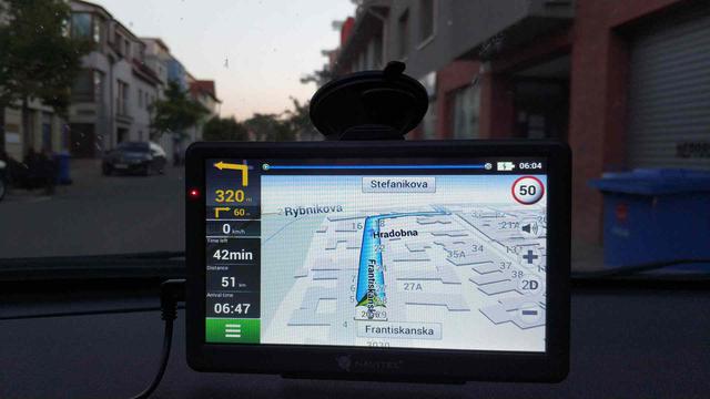 Jedno urządzenie, które zastąpi GPS, rejestrator jazdy i tablet!