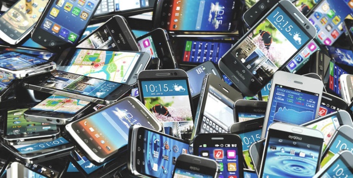 Globalna sprzedaż smartfonów spadła o 20 procent