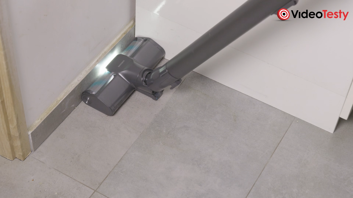 Samsung Bespoke AI Jet Lite przy krawędzi