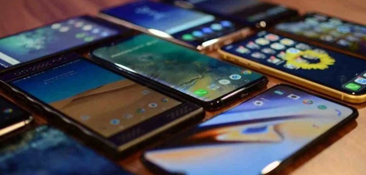 W 2020 roku na rynek trafi o 15 procent mniej nowych smartfonów