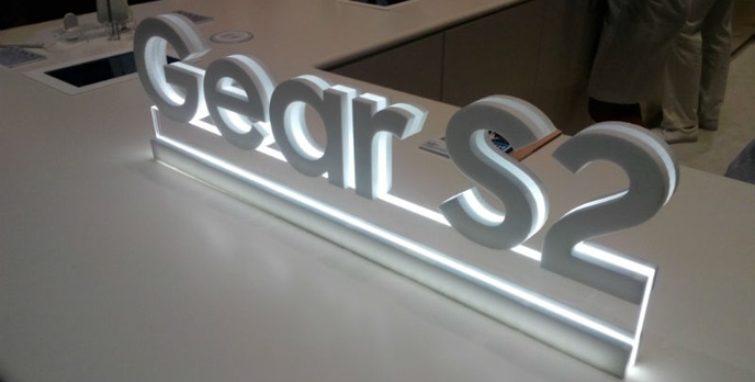 Zobacz Niesamowity Smartwatch Samsung Gear S2 z IFA 2015