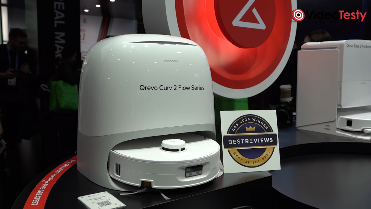 Robot Roborock Qrevo Curv 2 Flow w stacji na CES 2026