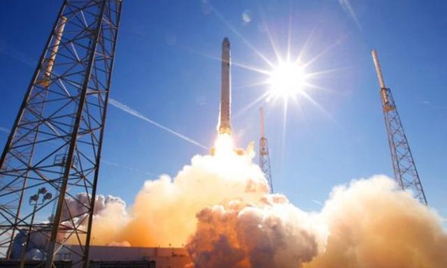 Falcon Heavy - Powstanie Najpotężniejsza Rakieta