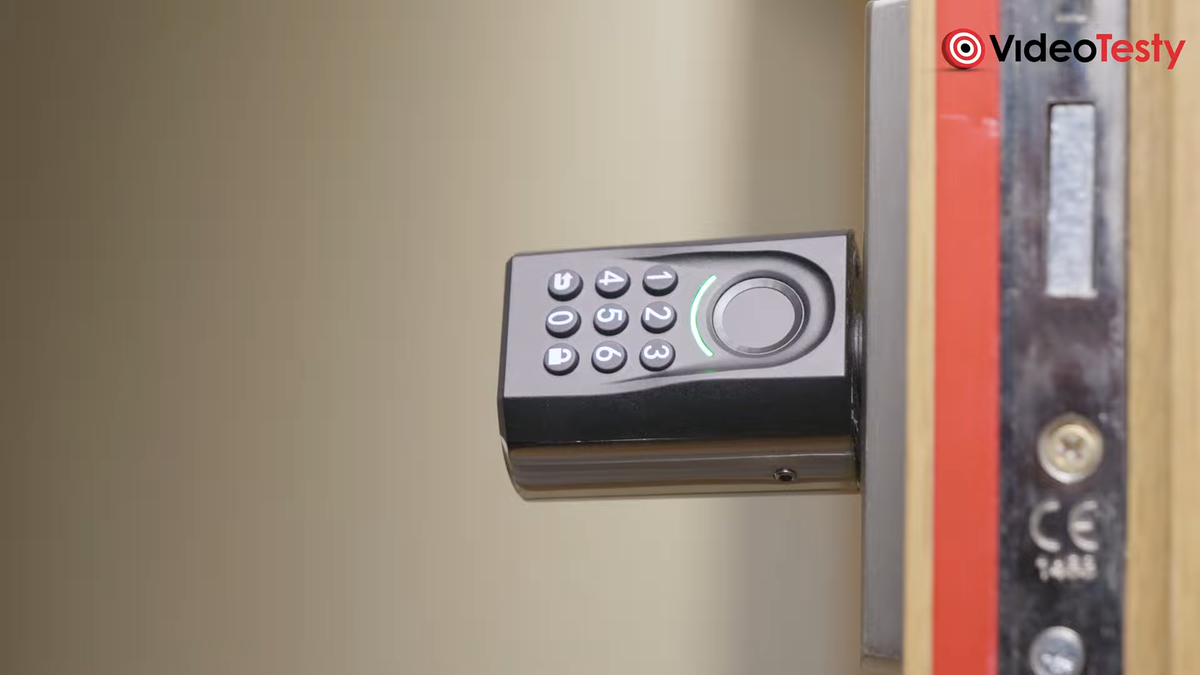 WELOCK ToucA51 na drzwiach