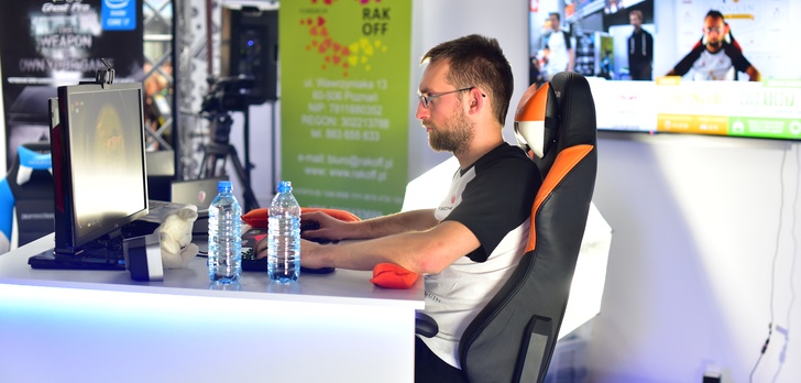 A Gordon Ciągle Gra - Czy Pobije Rekord? Sprawdź W Relacji Na Żywo!