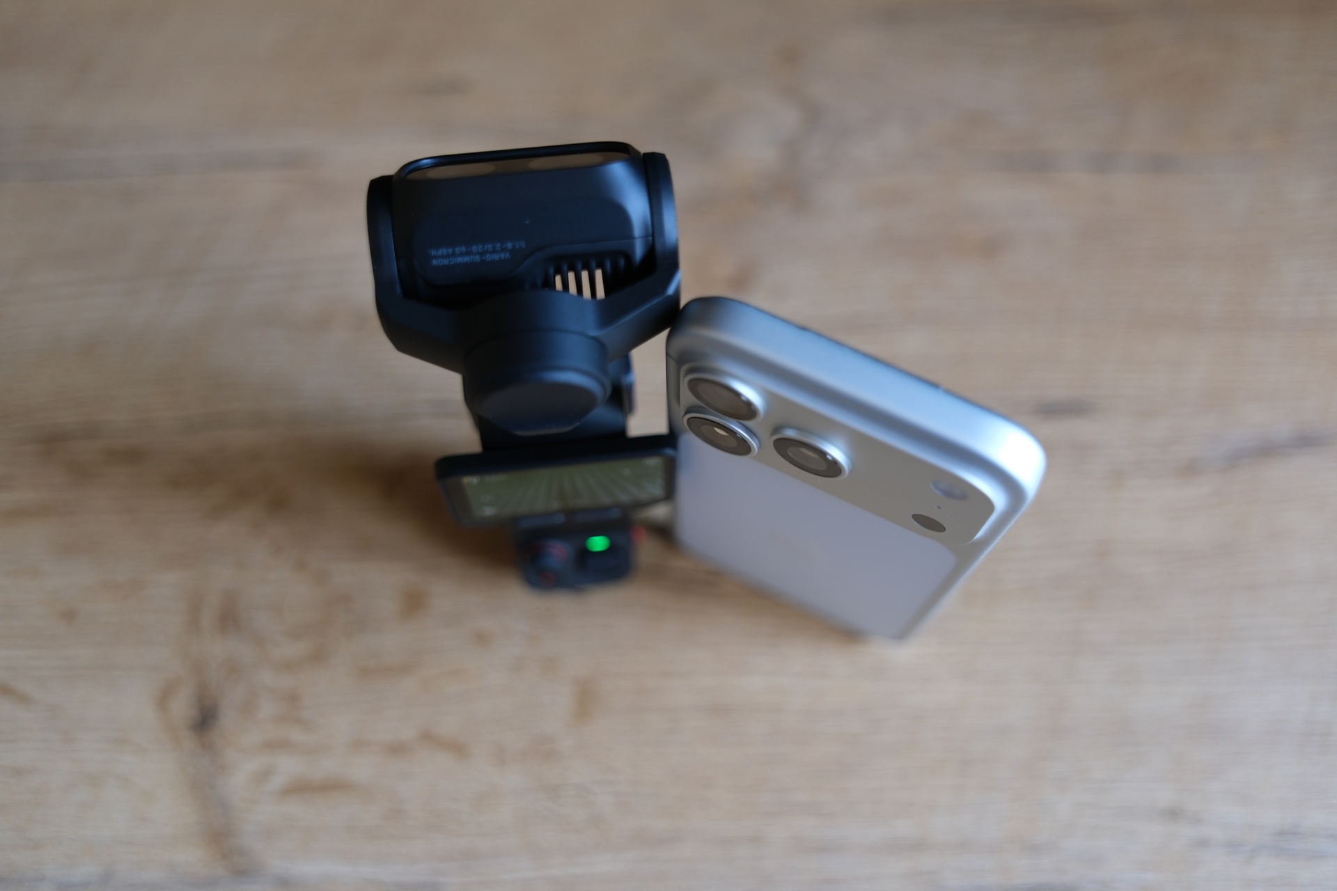 Insta360 Luna Ultra vs iPhone 17 Pro