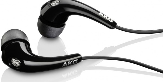 Bestseller w czarnej skórze - słuchawki AKG K321 