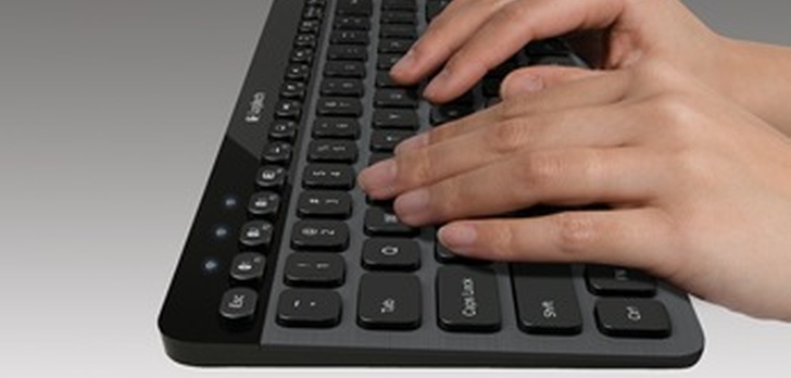 Nowa klawiatura Logitech Bluetooth Illuminated Keyboard K810  wspiera wielozadaniowość  