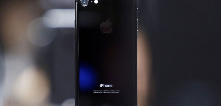 Palących Problemów Ciąg Dalszy - iPhone Oparzył Australijkę!