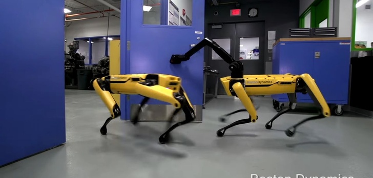 Robotyka Idzie do Przodu - Zobacz Co Potrafi SpotMini