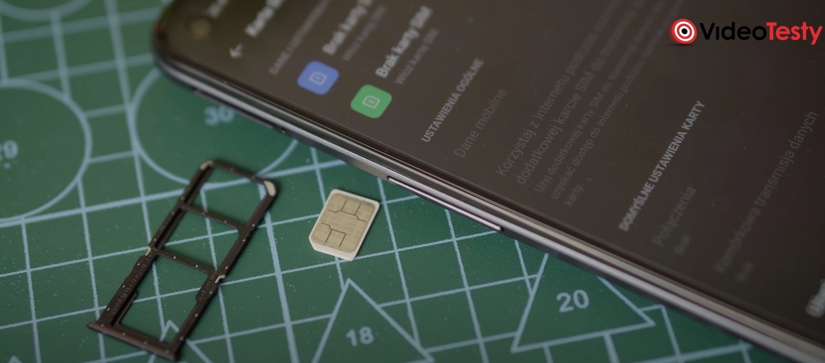 realme 8 5G posiada slot na dwie karty Nano SIM