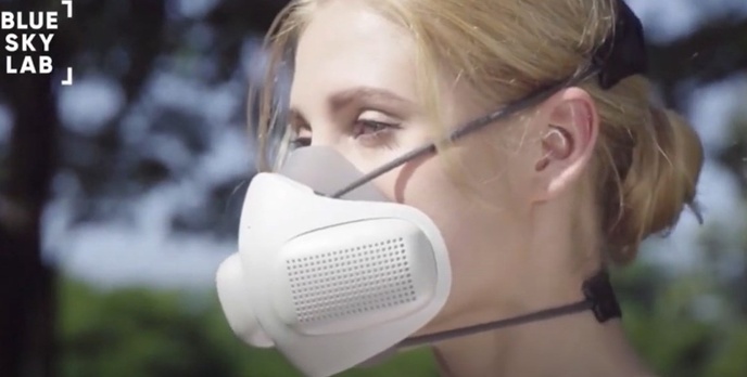 Maseczka z oczyszczaczem powietrza podbija Kickstartera - oto ATMOBLUE