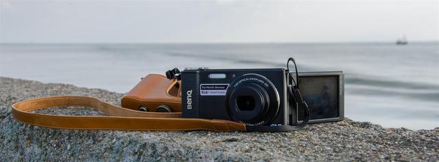 BenQ G1 – z zoomem o jasności F1.8 i obrotowym ekranem