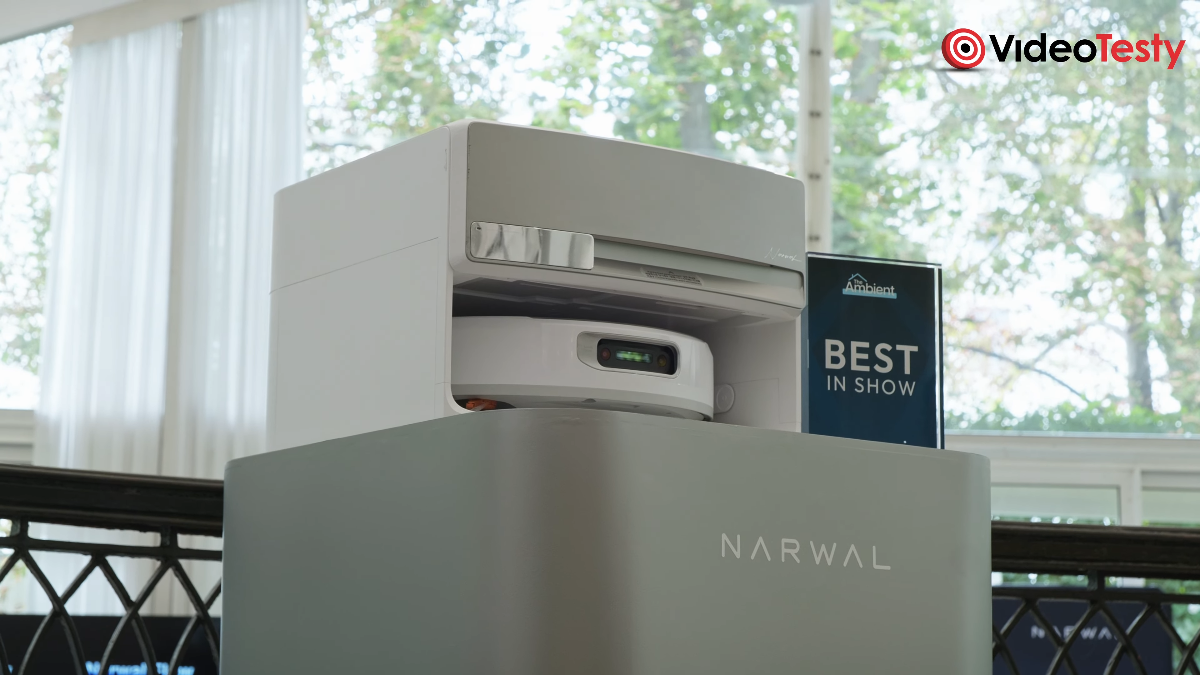 Narwal Flow widziany w stacji od dołu